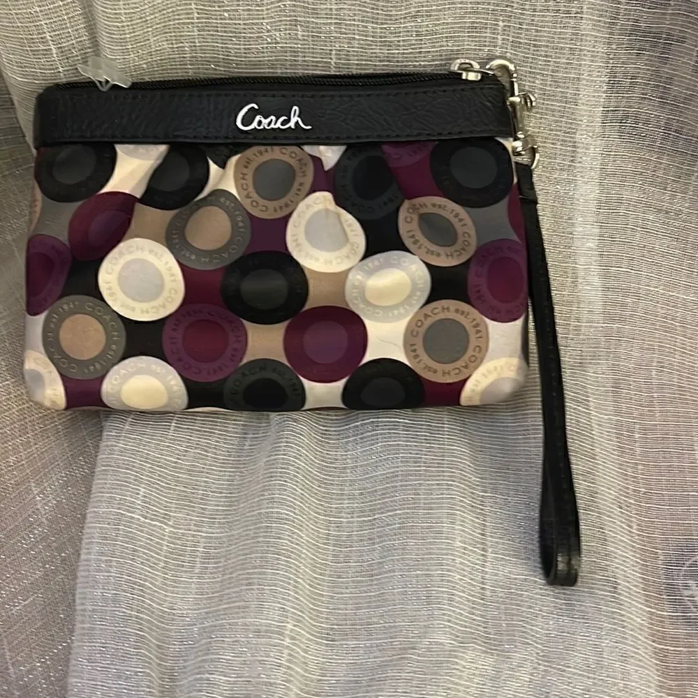 Coach circles satin wristlet euc/vintage